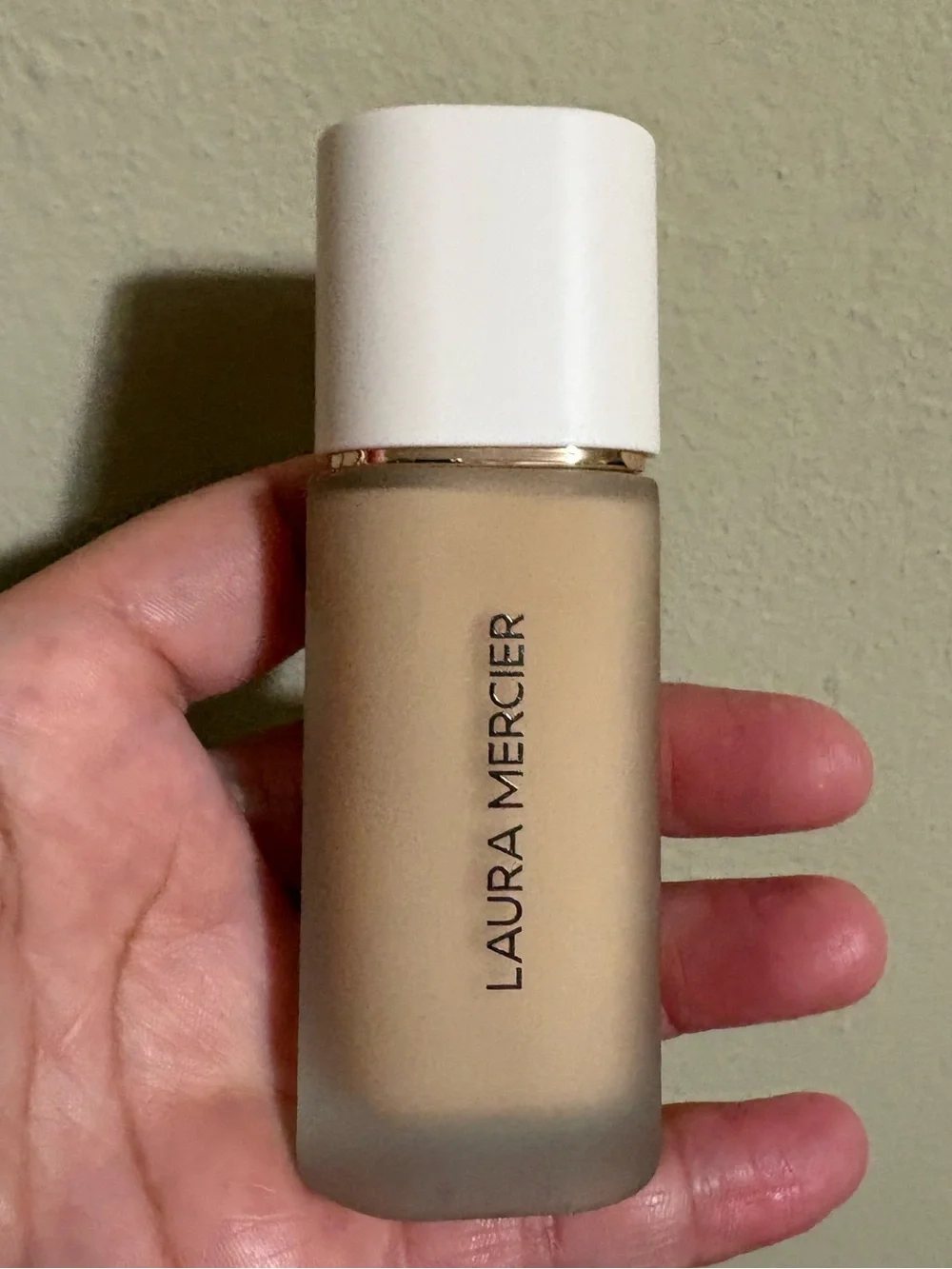 Laura Mercier Real Flawless Weightless Perfecting Foundation 2N1 • CASHEW New